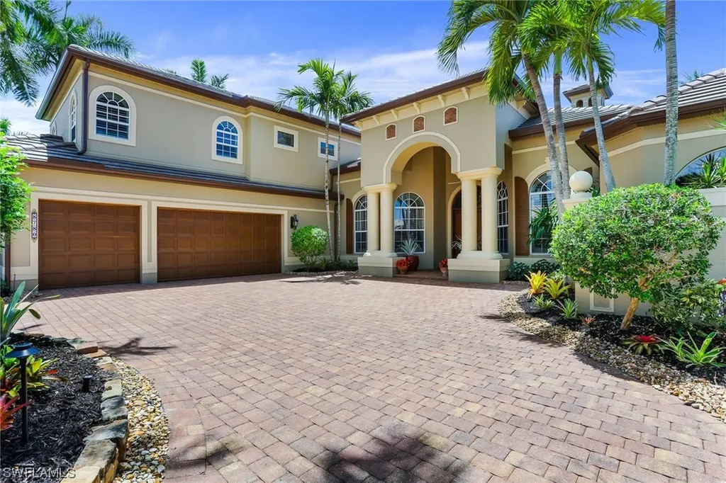 Naples FL, 8780 Muirfield Drive