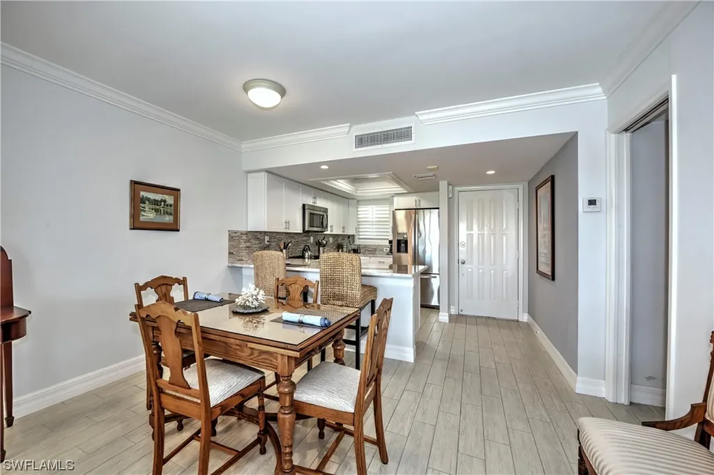 21 High Point Circle E Naples FL 34103