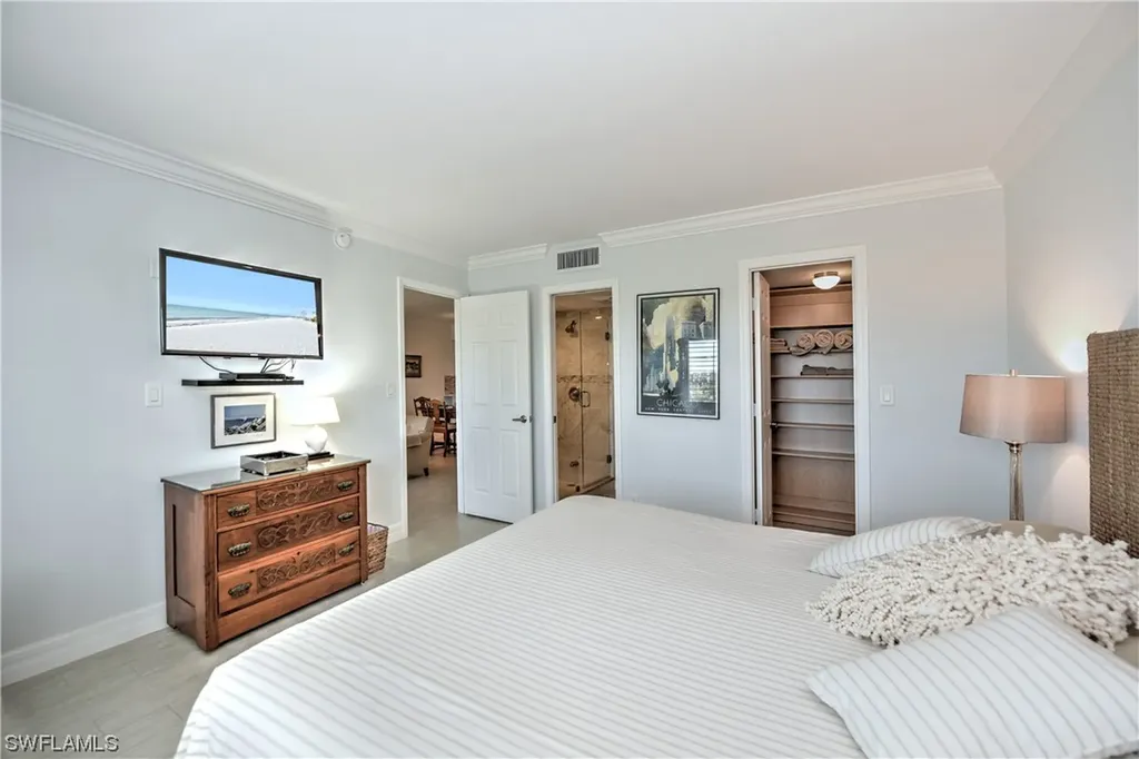 21 High Point Circle E Naples FL 34103