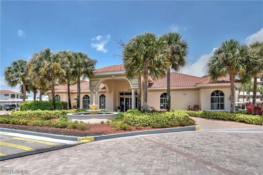 21 High Point Circle E Naples FL 34103
