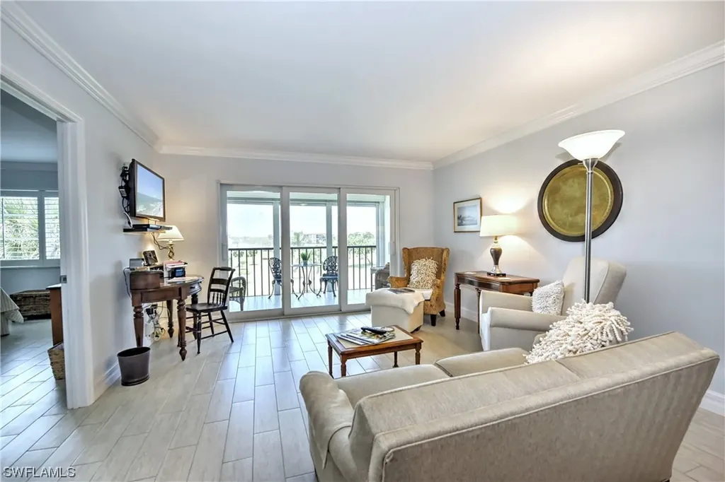 21 High Point Circle E Naples FL 34103