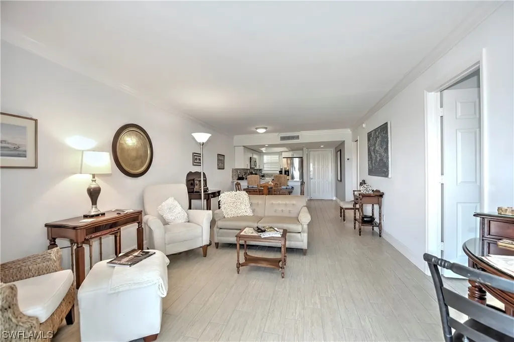 21 High Point Circle E Naples FL 34103