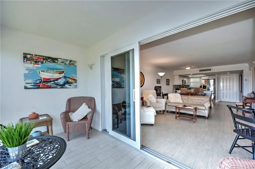 21 High Point Circle E Naples FL 34103