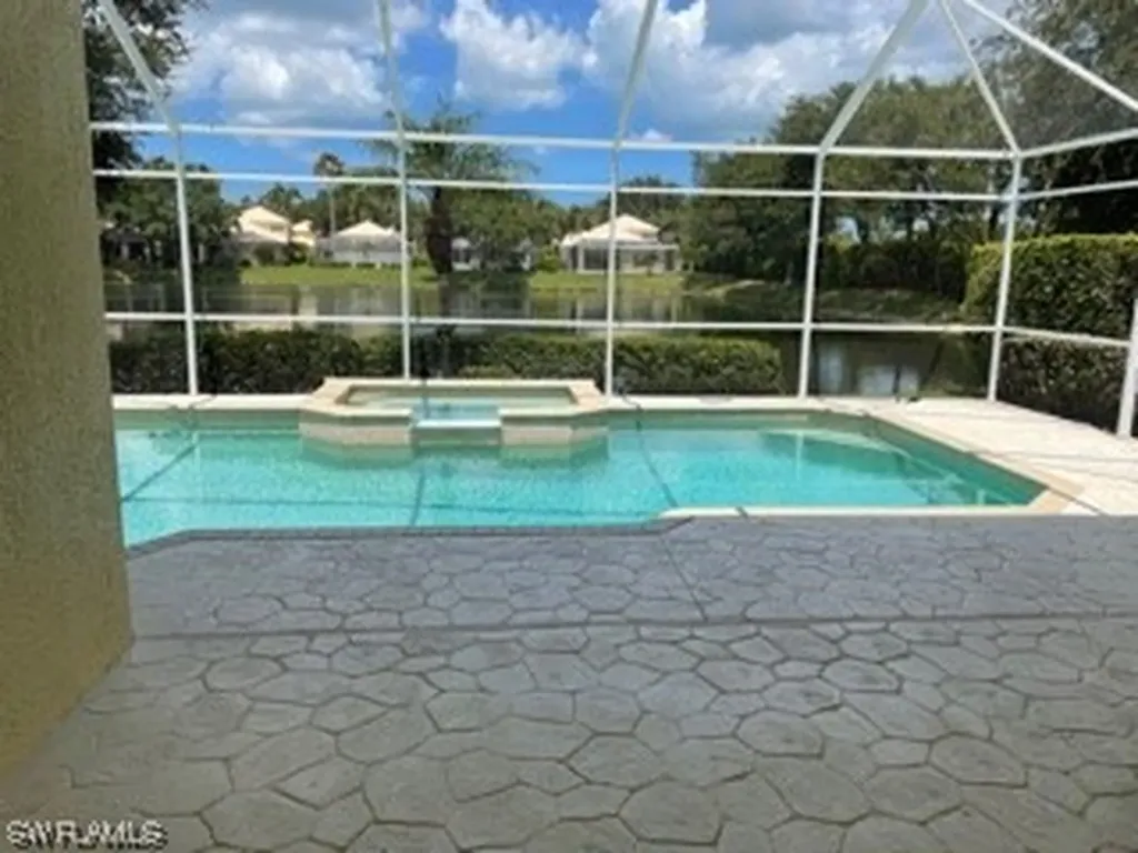 2017 Timarron Way Naples FL 34109