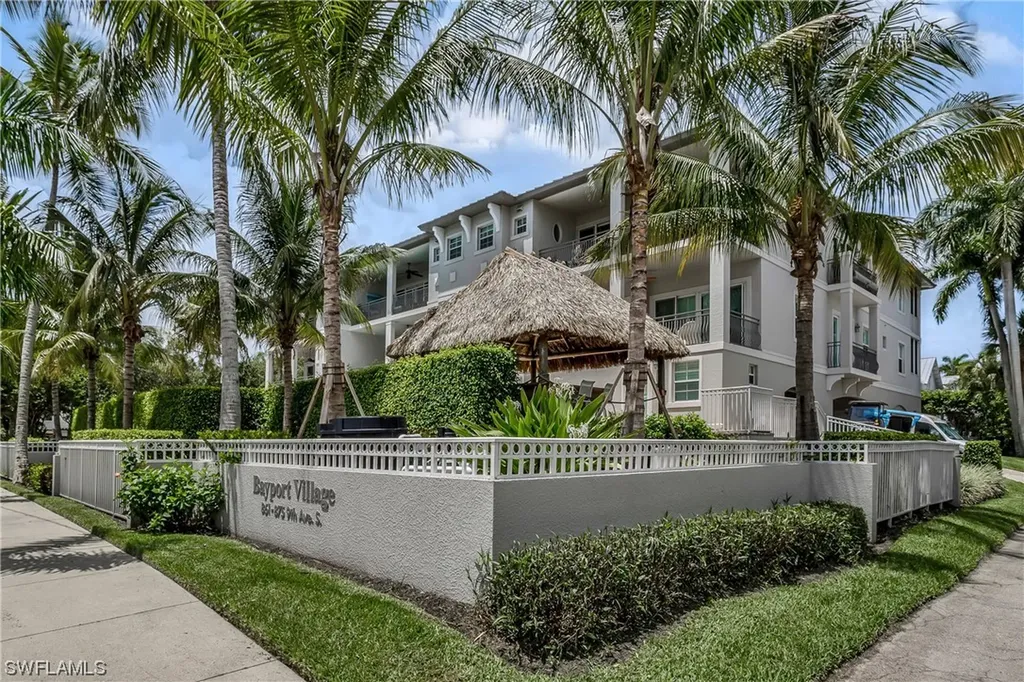 865 9th Avenue S Naples FL 34102