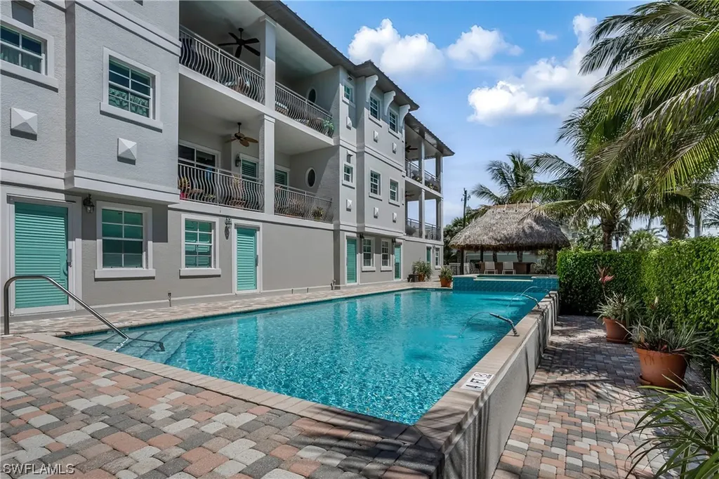 865 9th Avenue S Naples FL 34102
