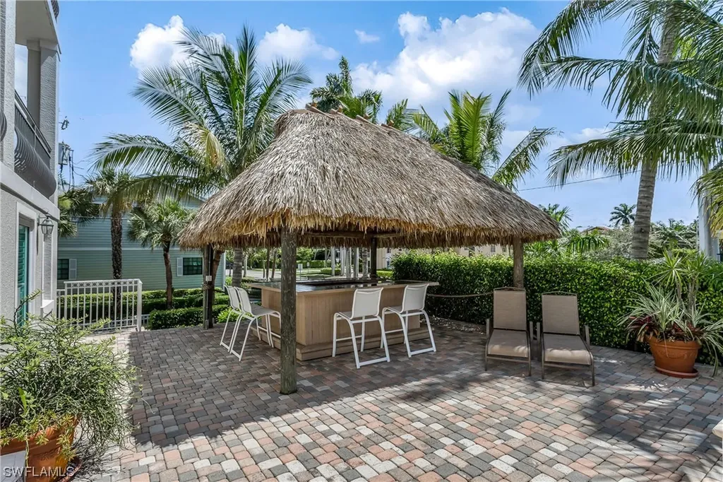 865 9th Avenue S Naples FL 34102