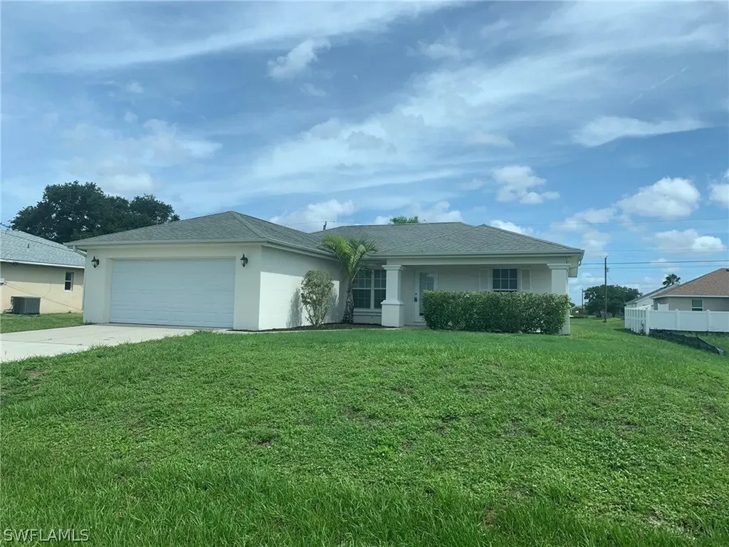 915 NE 10th Lane Cape Coral FL 33909