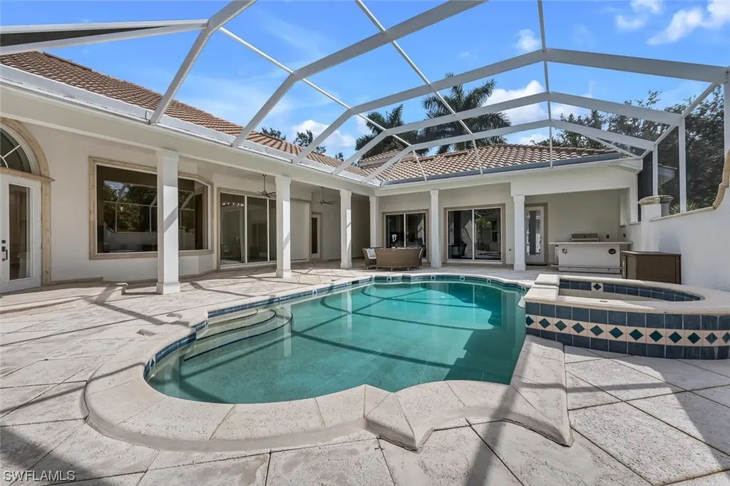6615 Stonegate Drive Naples FL 34109