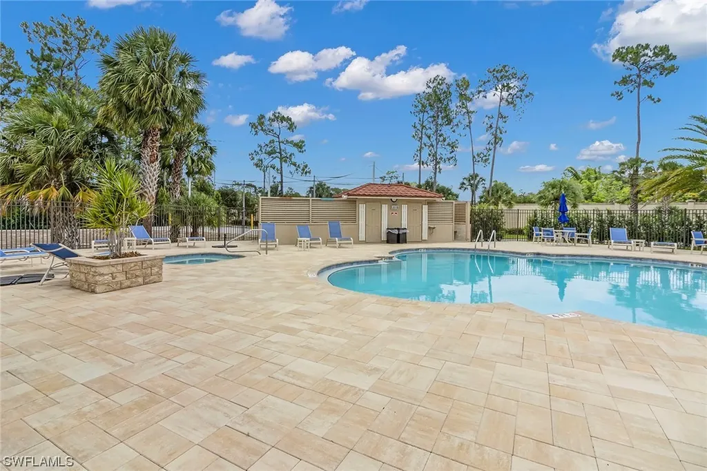 5862 Westbourgh Court Naples FL 34112
