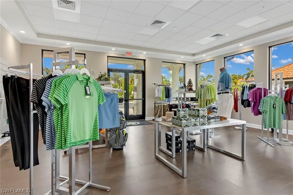 5862 Westbourgh Court Naples FL 34112