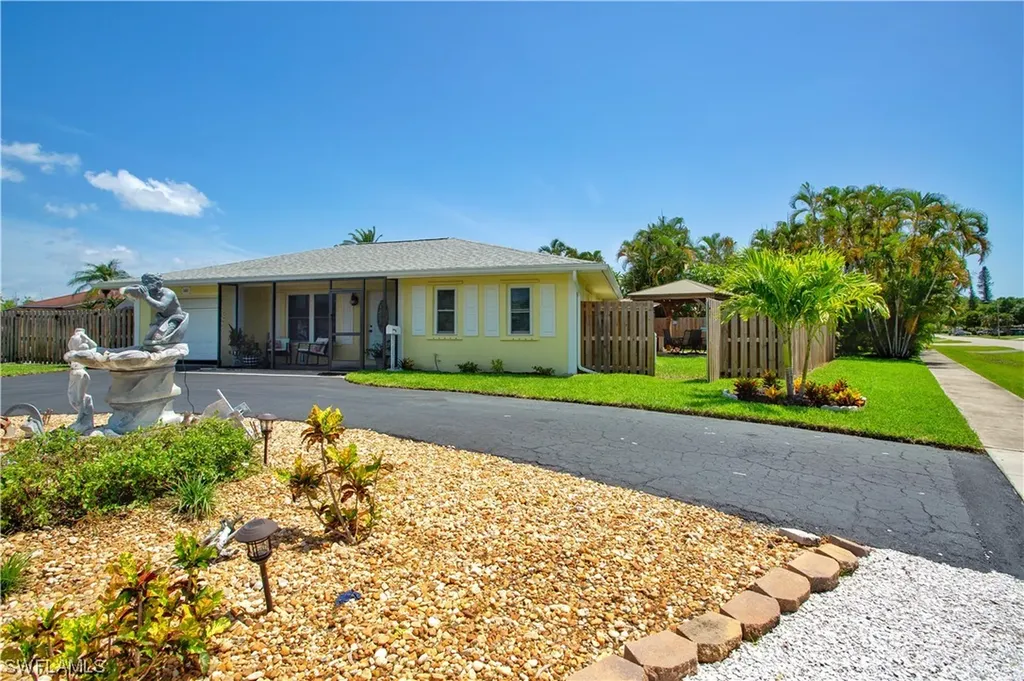 3483 Corana Way Naples FL 34105