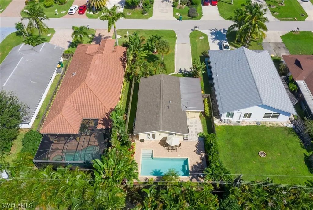 758 93rd Avenue N Naples FL 34108