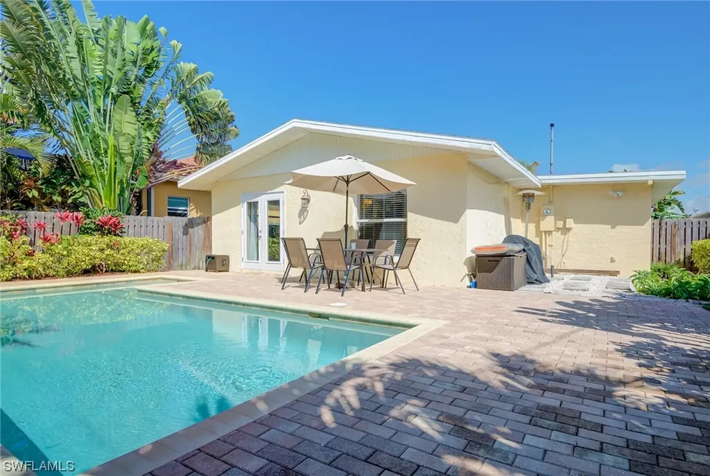 758 93rd Avenue N Naples FL 34108