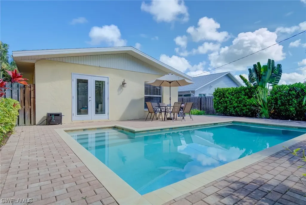 758 93rd Avenue N Naples FL 34108