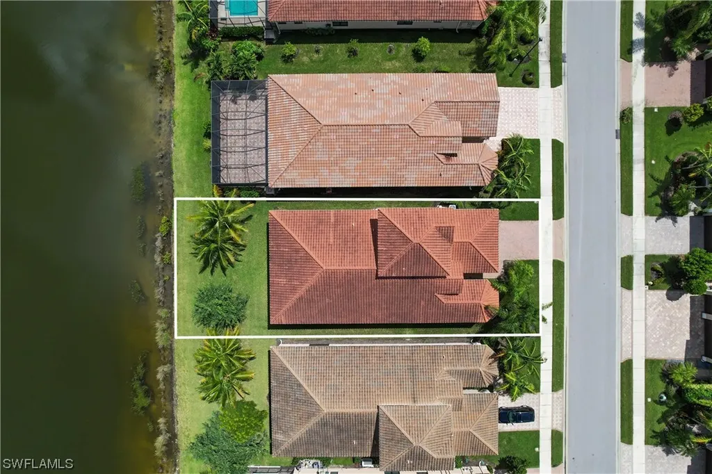 13715 Luna Drive Naples FL 34109