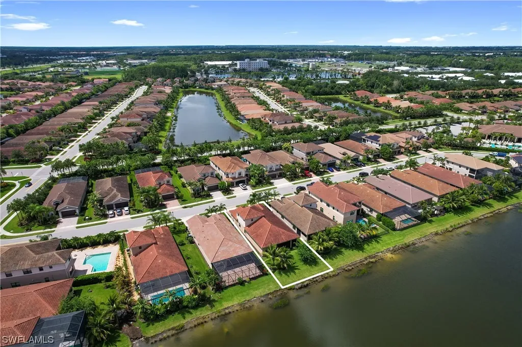 13715 Luna Drive Naples FL 34109