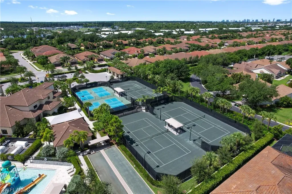 13715 Luna Drive Naples FL 34109