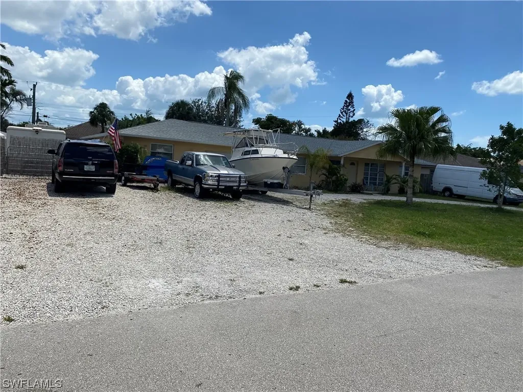 824 98th Avenue N Naples FL 34108