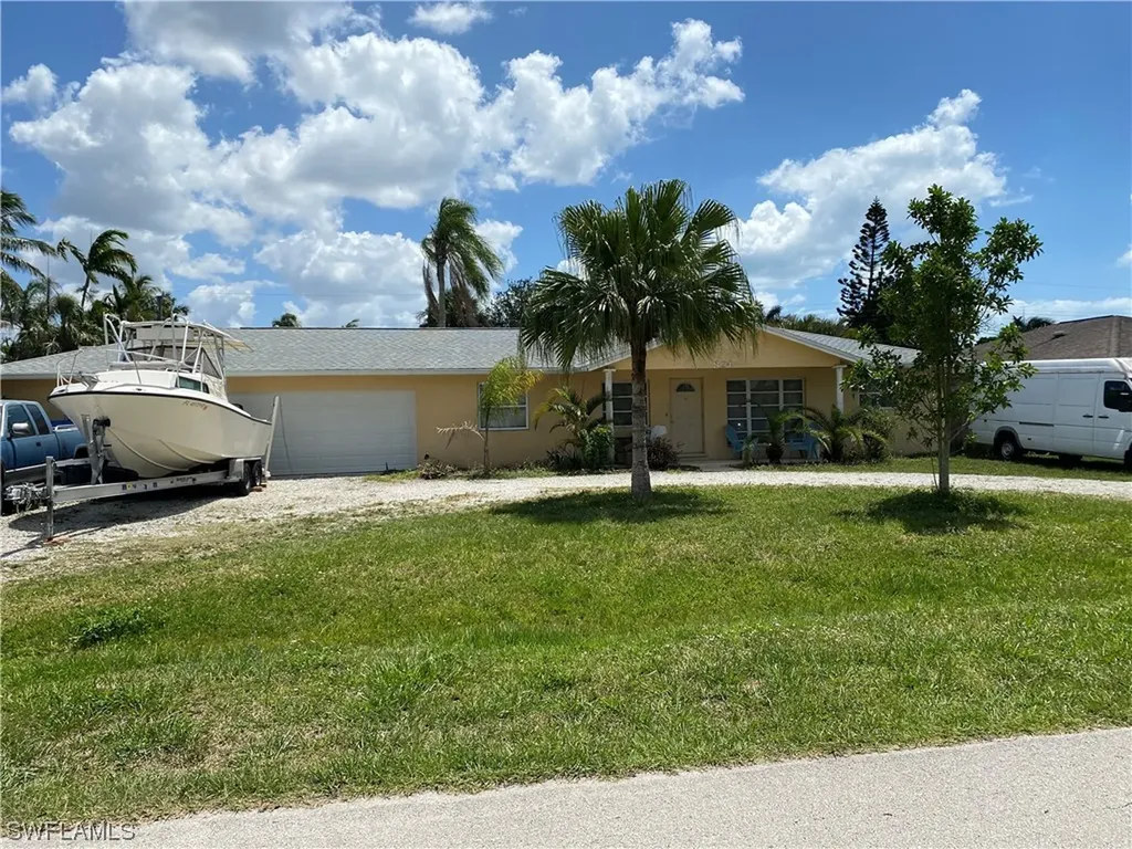 824 98th Avenue N Naples FL 34108