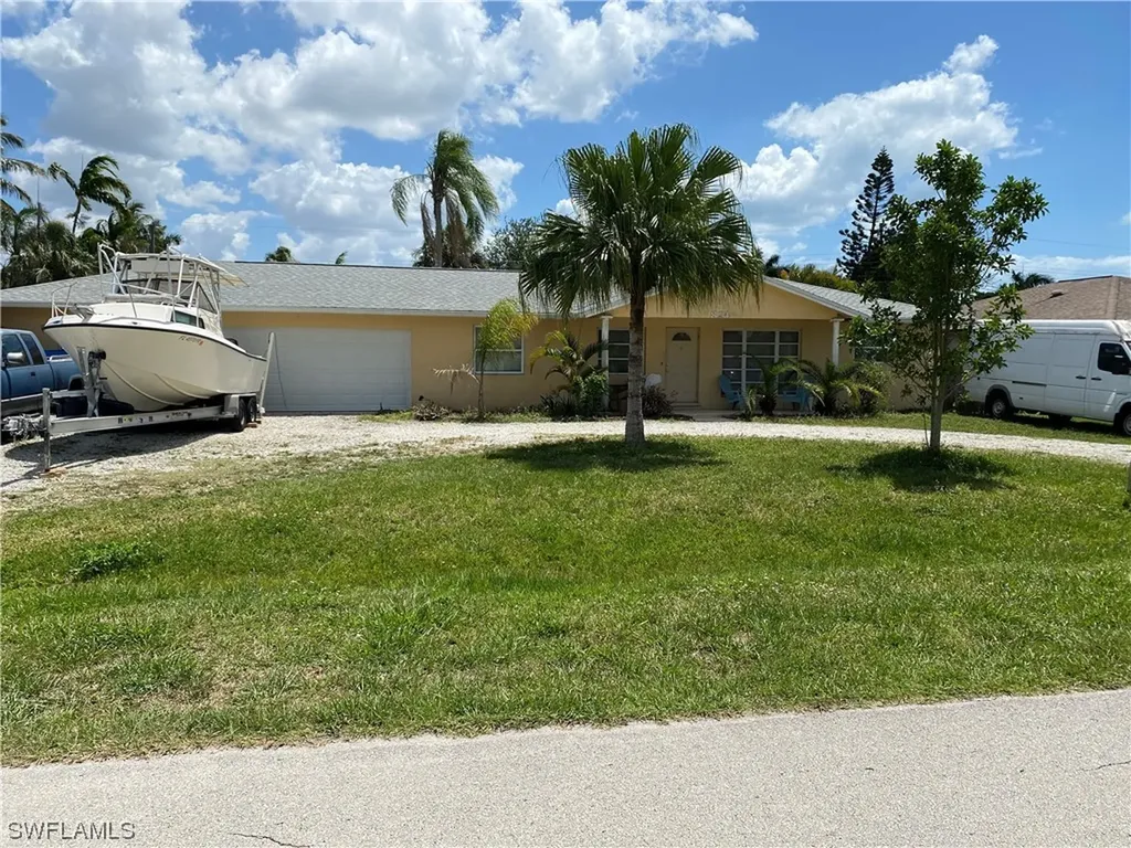 824 98th Avenue N Naples FL 34108