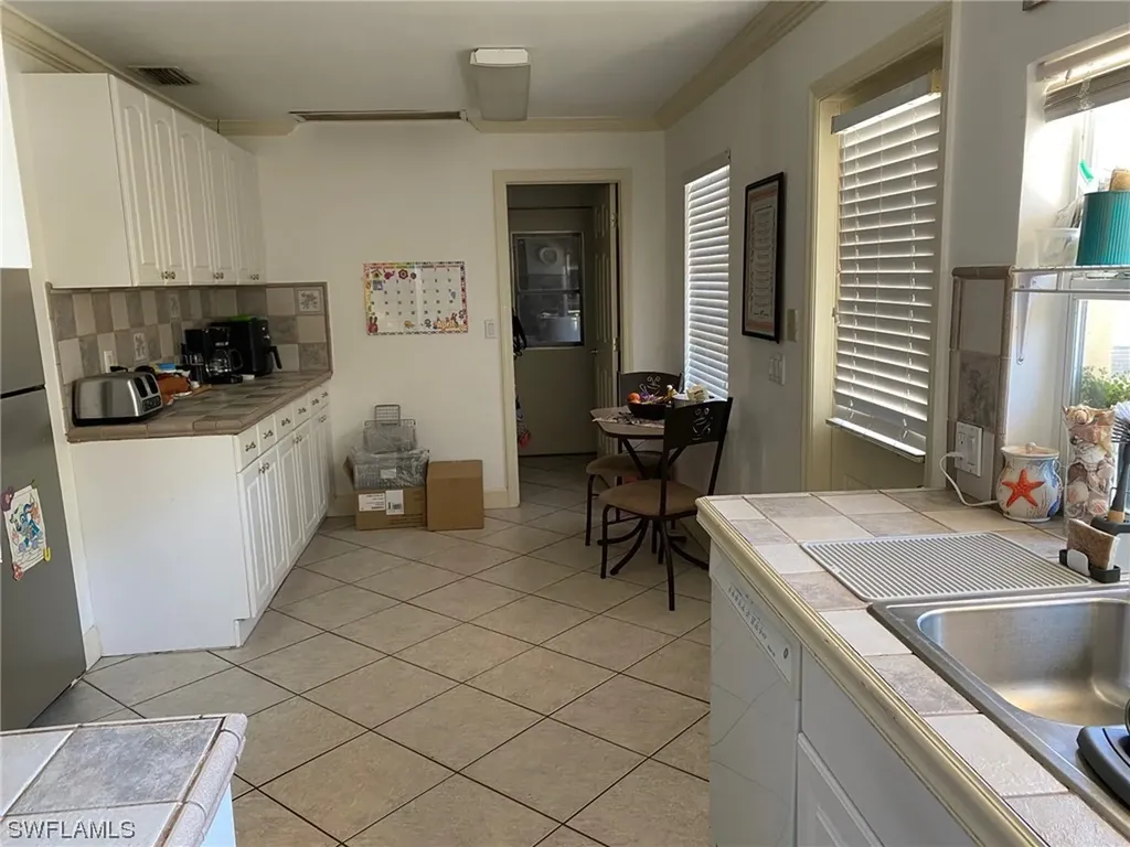 824 98th Avenue N Naples FL 34108