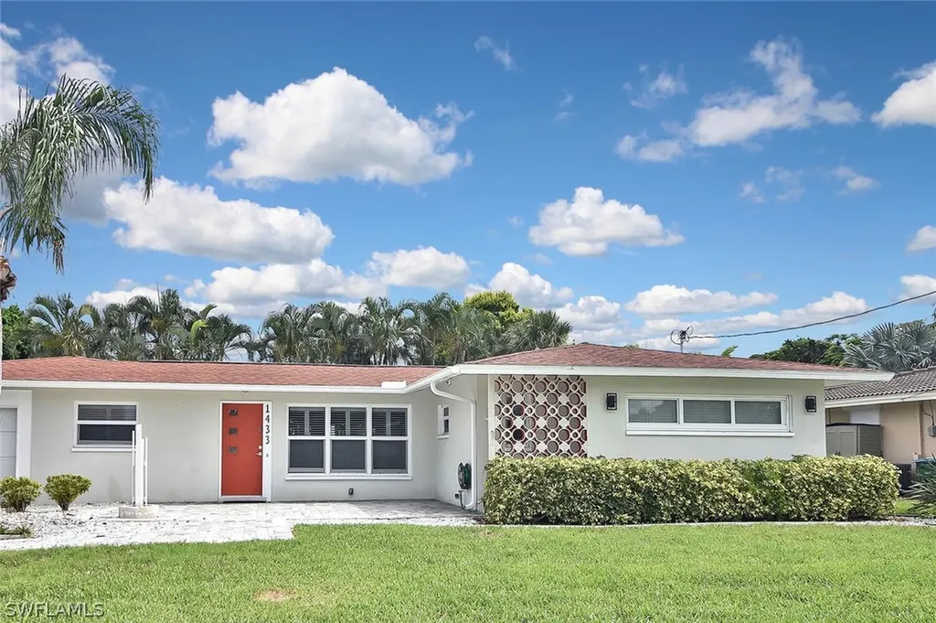 1433 Wellington Court Cape Coral FL 33904