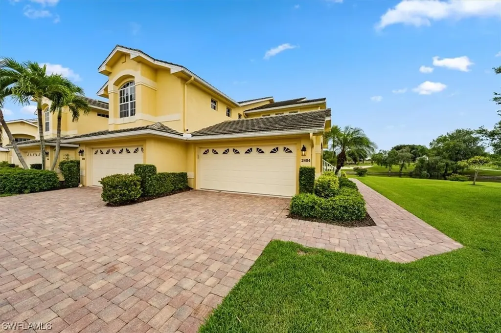Naples FL, 5912 Three Iron Drive, Unit 2404