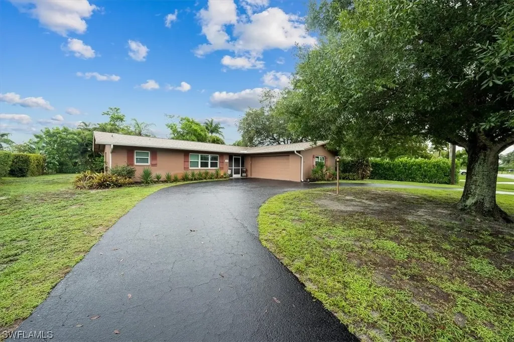 109 Fairway Circle Naples FL 34110