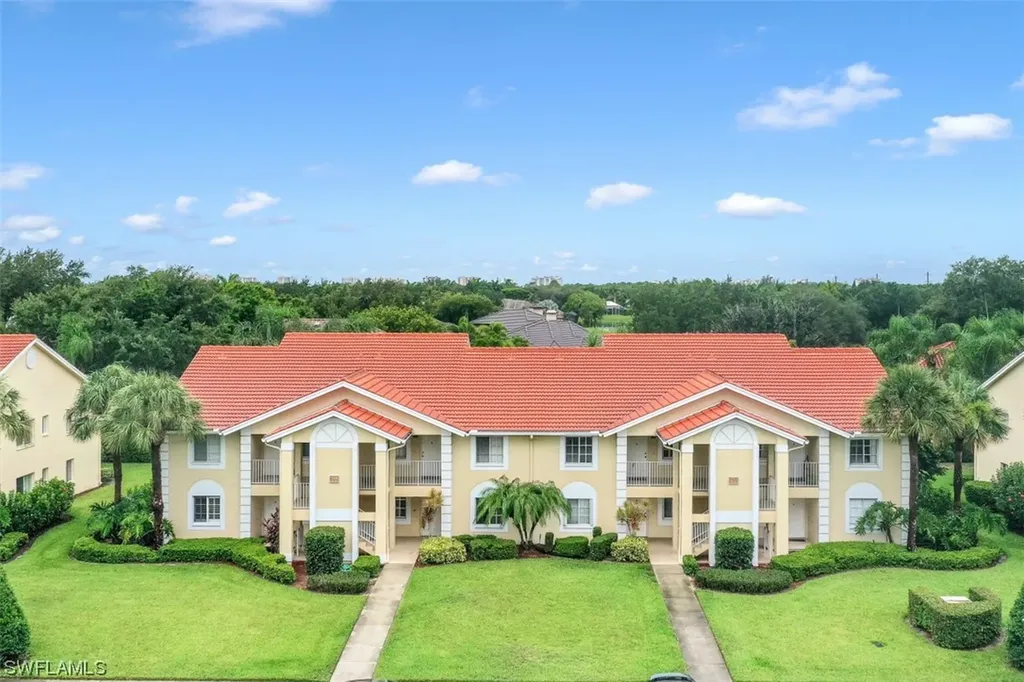 Naples FL, 7761 Jewel Lane, Unit 203