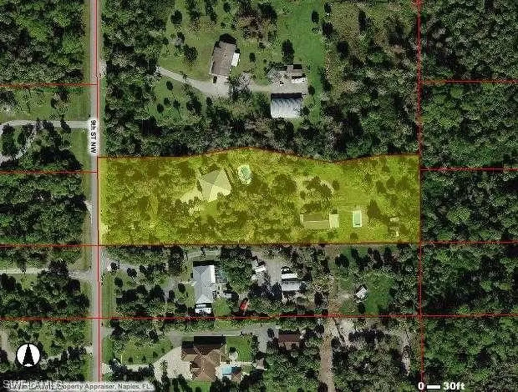 260 9th Street NW Naples FL 34120