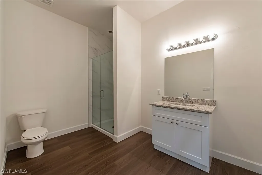 260 9th Street NW Naples FL 34120
