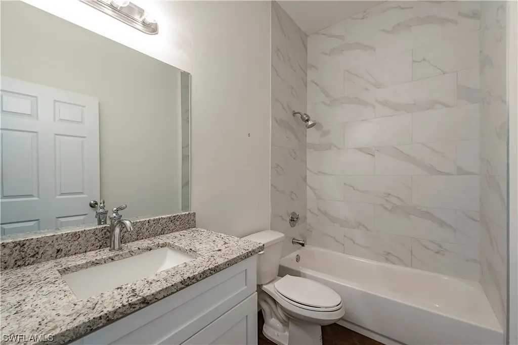 260 9th Street NW Naples FL 34120