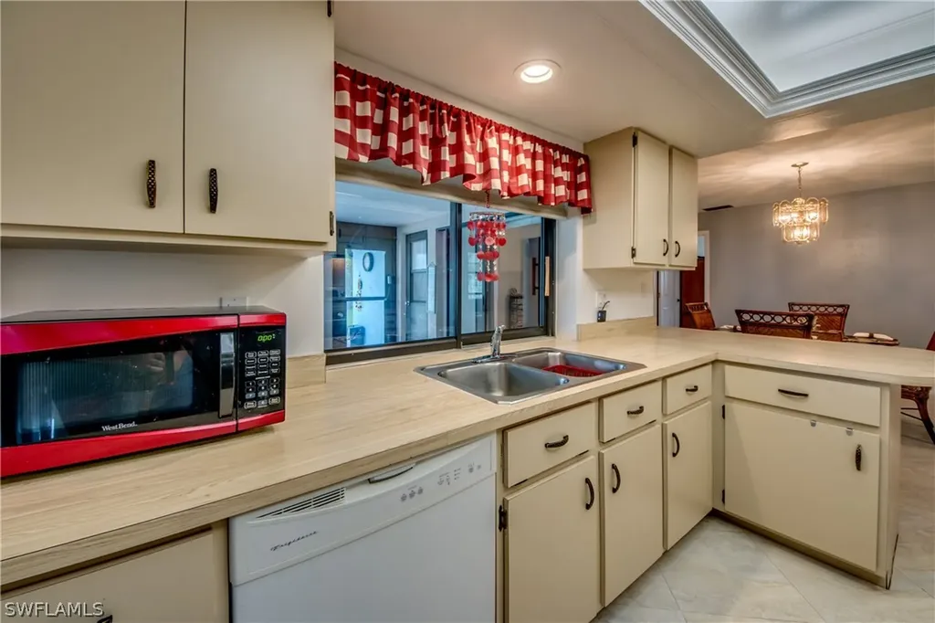 703 Wildwood Parkway Cape Coral FL 33904
