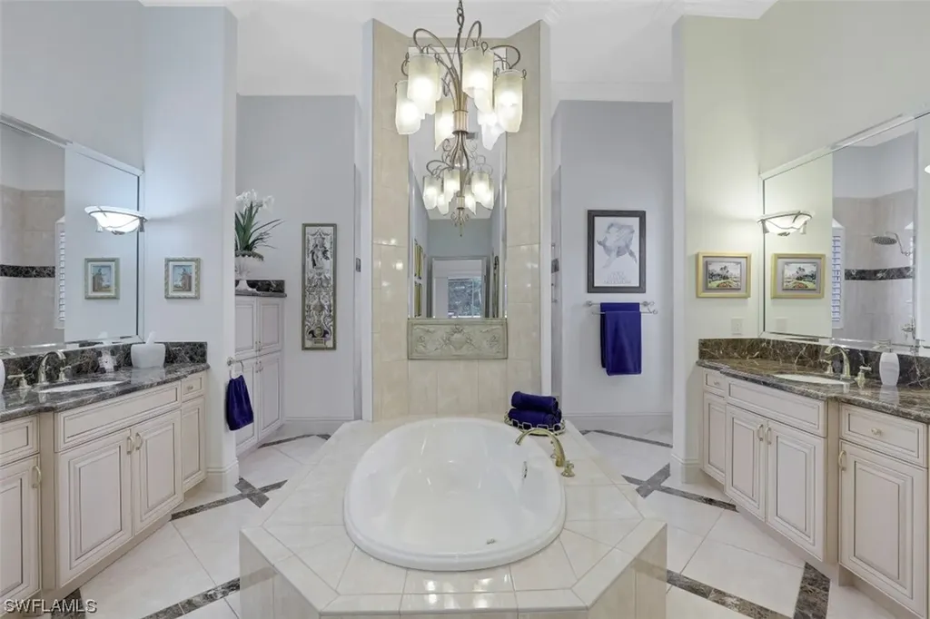 795 Brentwood Point Naples FL 34110