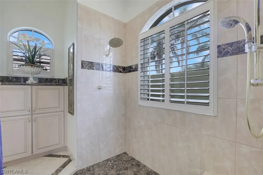 795 Brentwood Point Naples FL 34110