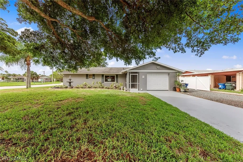 870 Xavier Avenue S Fort Myers FL 33919
