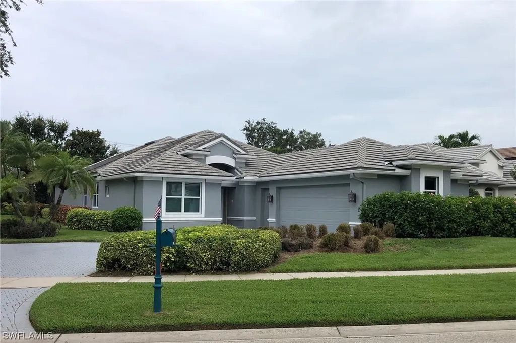 4981 Kensington High Street Naples FL 34105