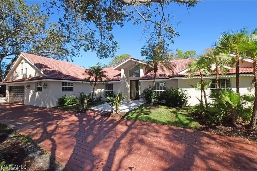 174 Edgemere Way S Naples FL 34105