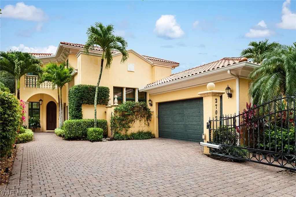 2702 Medallist Lane Naples FL 34109