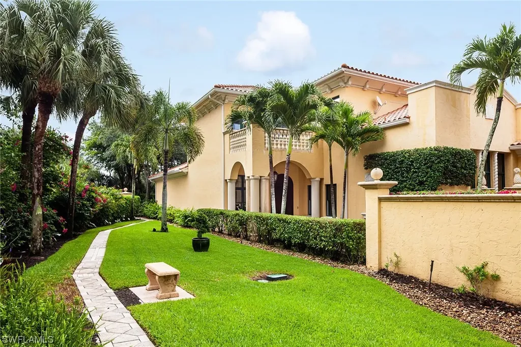 2702 Medallist Lane Naples FL 34109