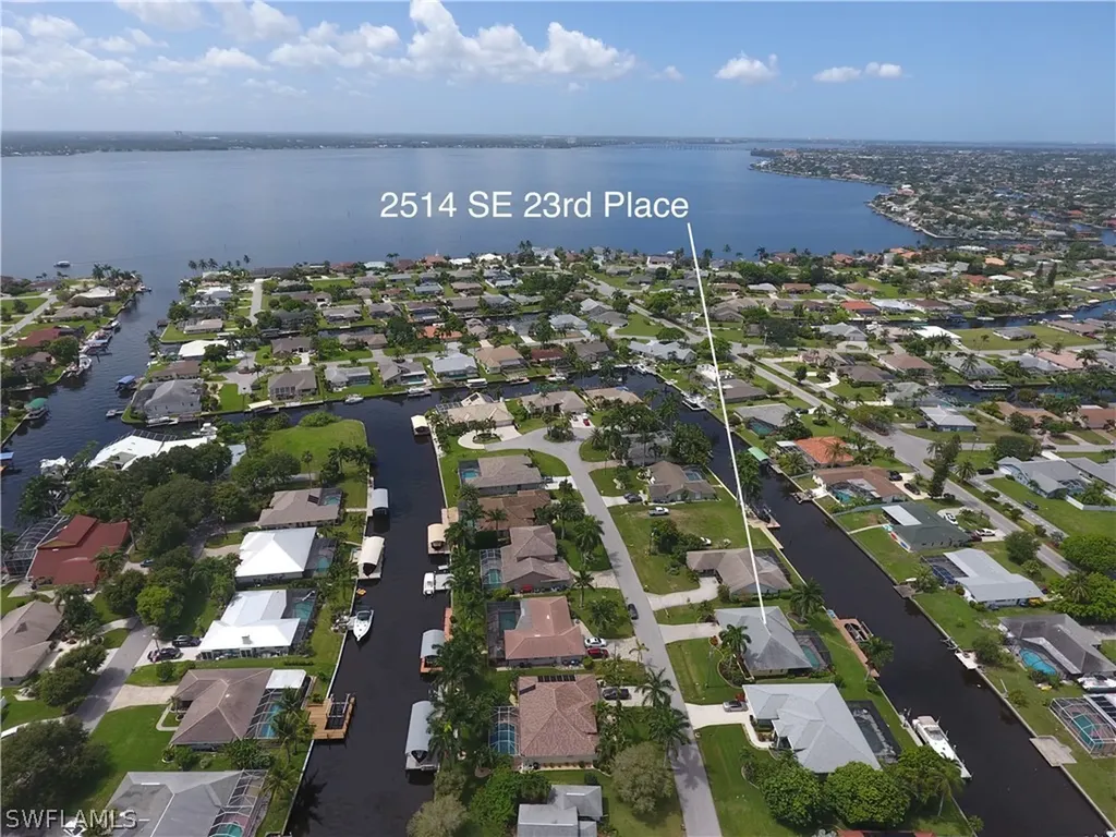 2514 SE 23rd Place Cape Coral FL 33904