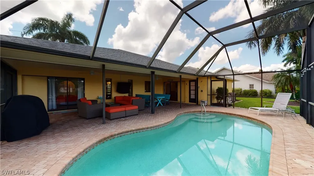 2514 SE 23rd Place Cape Coral FL 33904