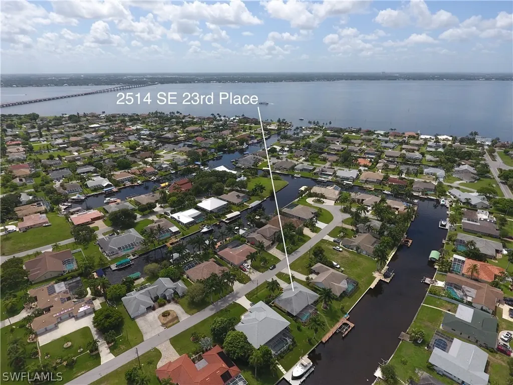 2514 SE 23rd Place Cape Coral FL 33904