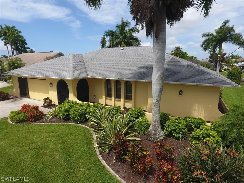 2514 SE 23rd Place Cape Coral FL 33904