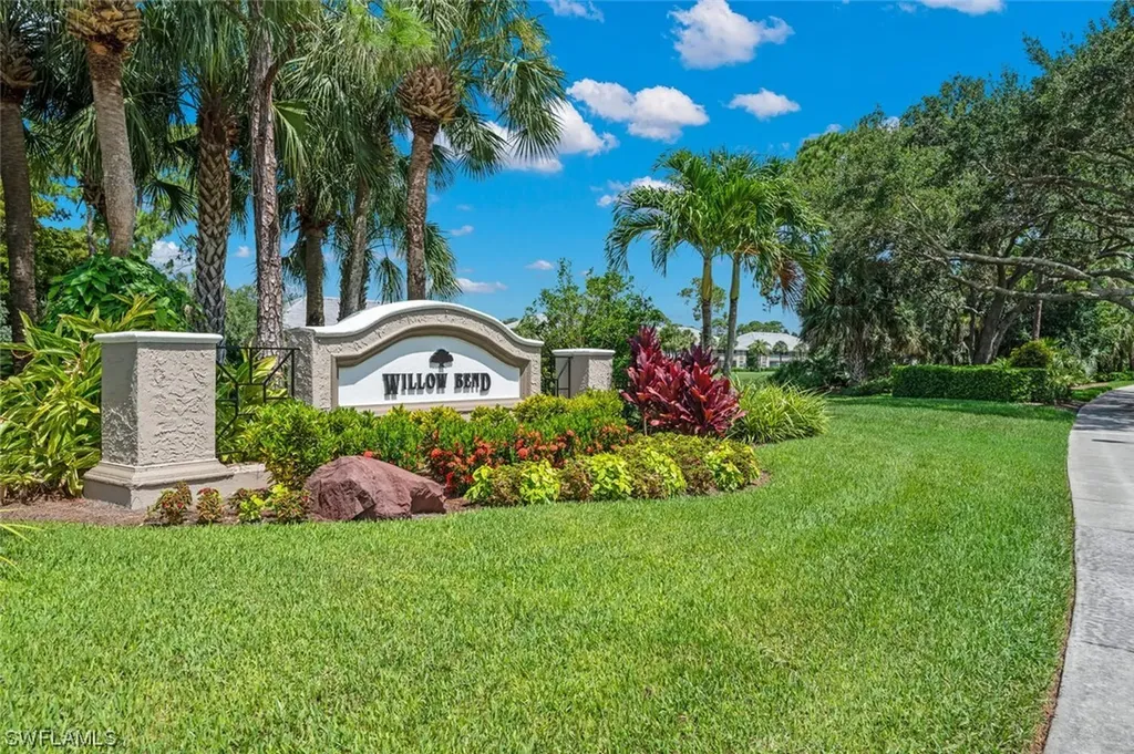 1930 Willow Bend Circle Naples FL 34109