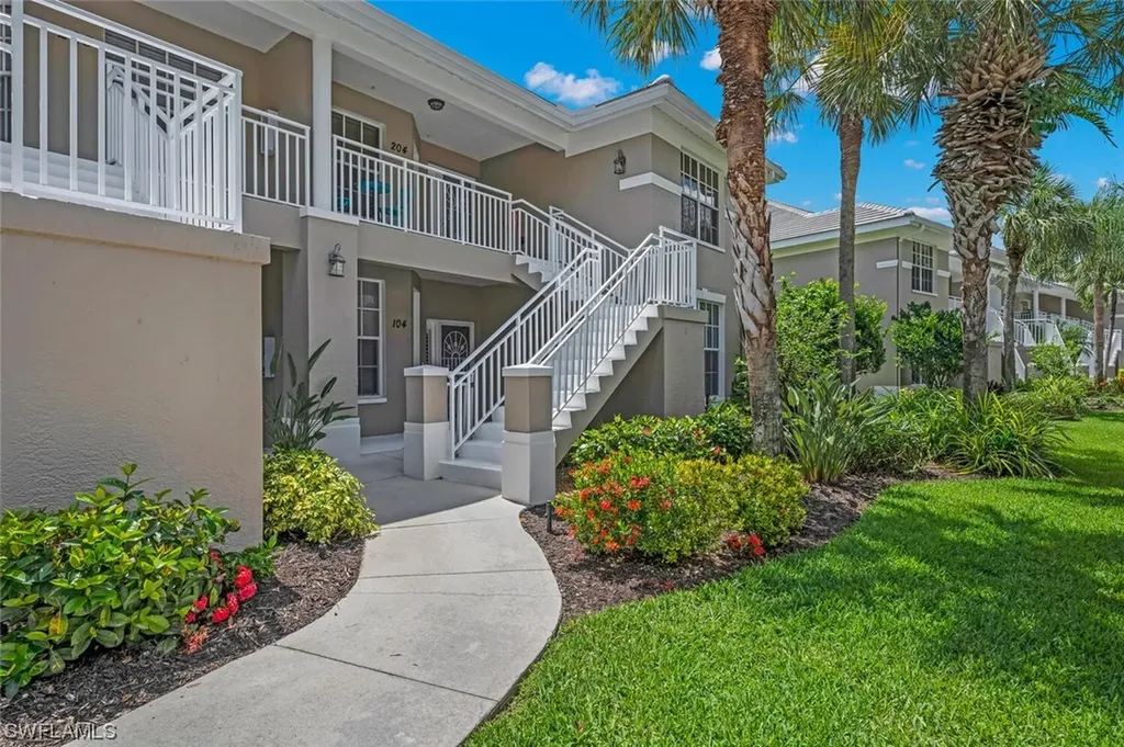 1930 Willow Bend Circle Naples FL 34109