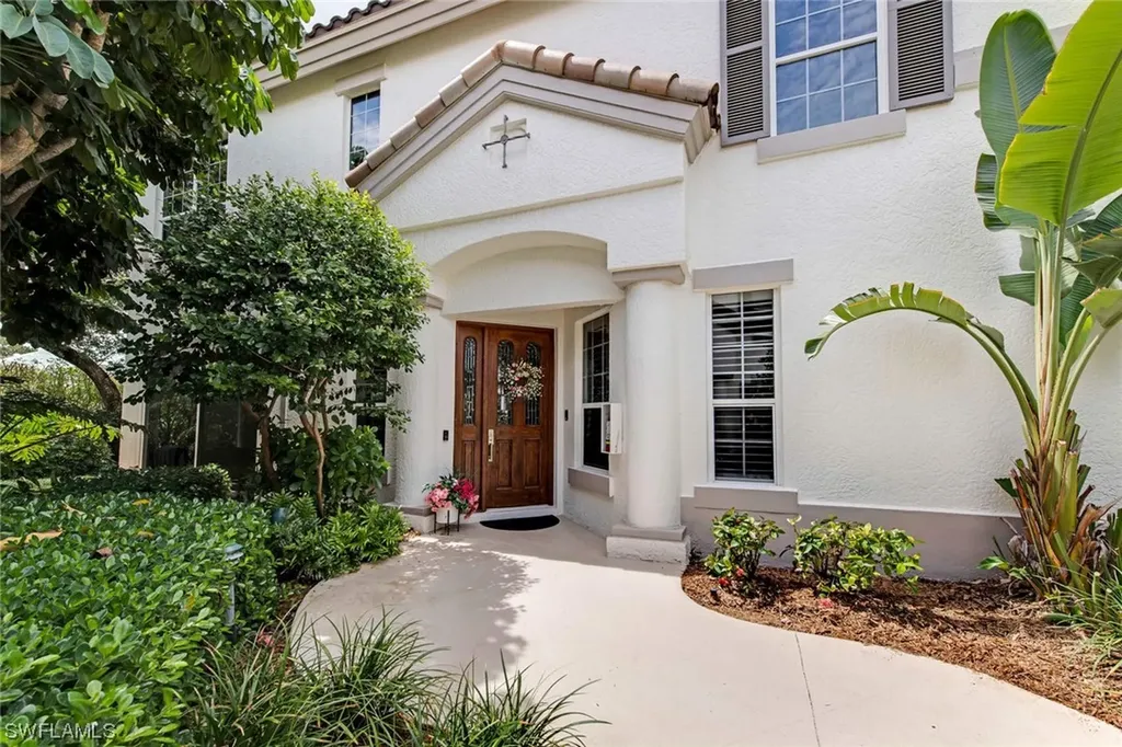 205 Colonade Circle Naples FL 34103