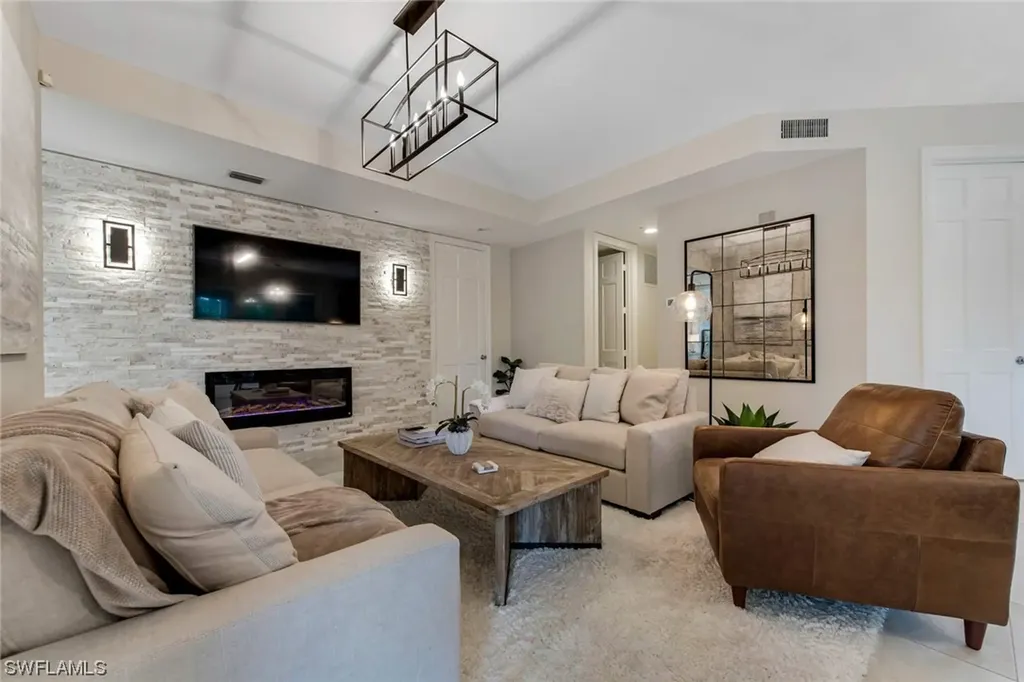205 Colonade Circle Naples FL 34103