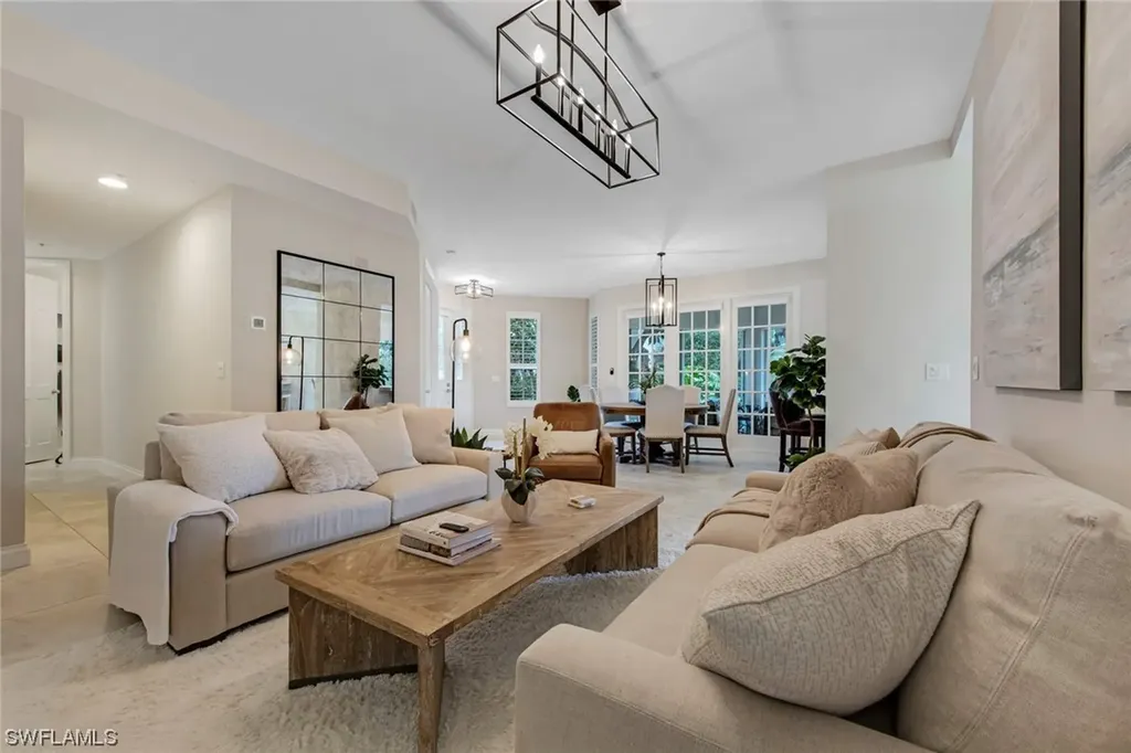 205 Colonade Circle Naples FL 34103